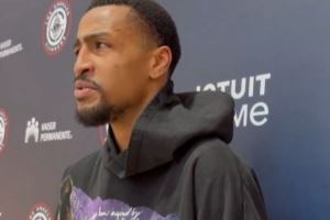 首发对自己是否重要？科林斯：能首发当然不错 但顺其自然就好