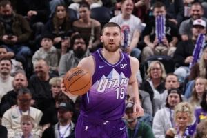 单人打出的得分波!米哈伊柳克首节4中4&三分2中2独得10分