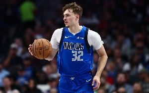 诺维茨基寄语弗拉格:无论输赢都要保持积极态度 抬起头继续努力