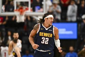 辕门射戟！阿隆-戈登侧翼借掩护 出手三分正中靶心